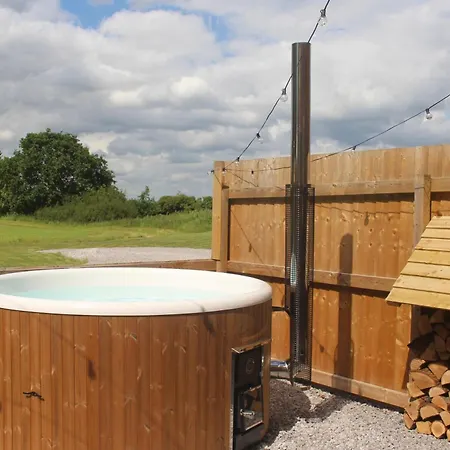 Apartment Peaceful Luxury Barn With Woodfired Hot Tub Selby