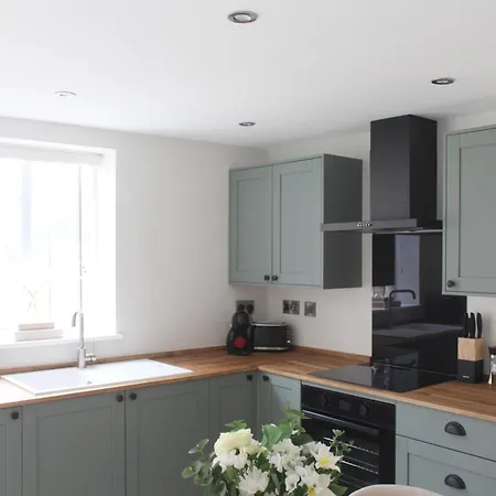 Peaceful Luxury Barn With Woodfired Hot Tub * Selby