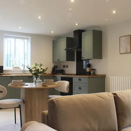 Peaceful Luxury Barn With Woodfired Hot Tub Apartment Selby